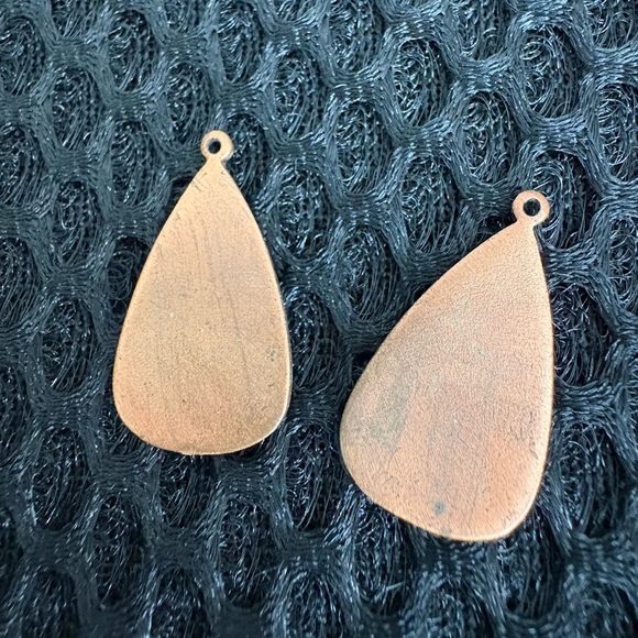 Cottagecore Red Enamel Daisy Flower Necklace & Earring Set | Mod Hippie Jewelry - Picture 5 of 8